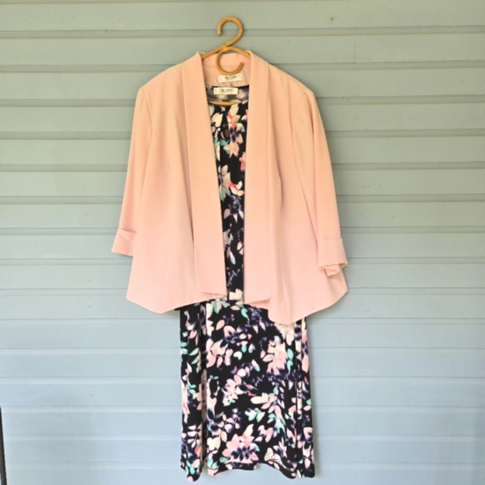 Jones Studio Pastel Pink & Dark Floral Suit Set Size 20W / 2X